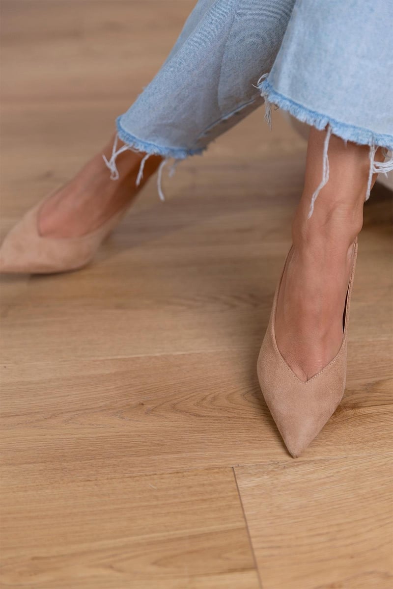 Claudia Slingback