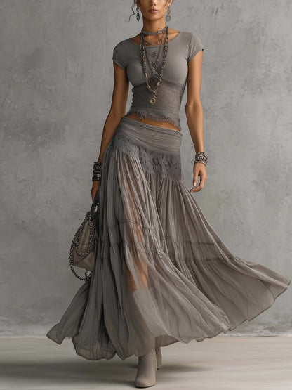 Top Gris en Dentelle Transparente avec Panneaux et Ensemble Jupe Maxi Plissée