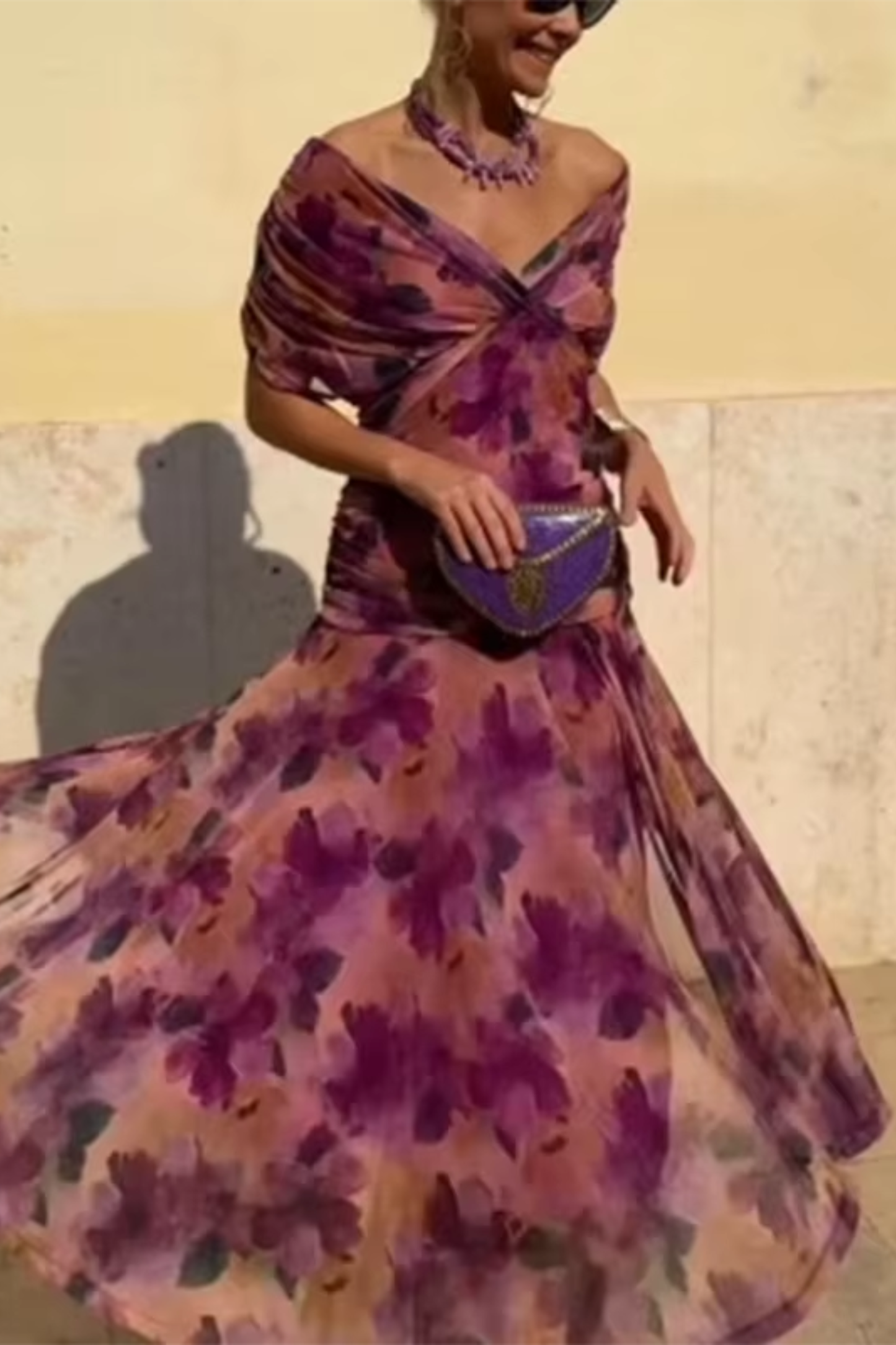 Luisa – Élégante robe longue de soirée à col en V