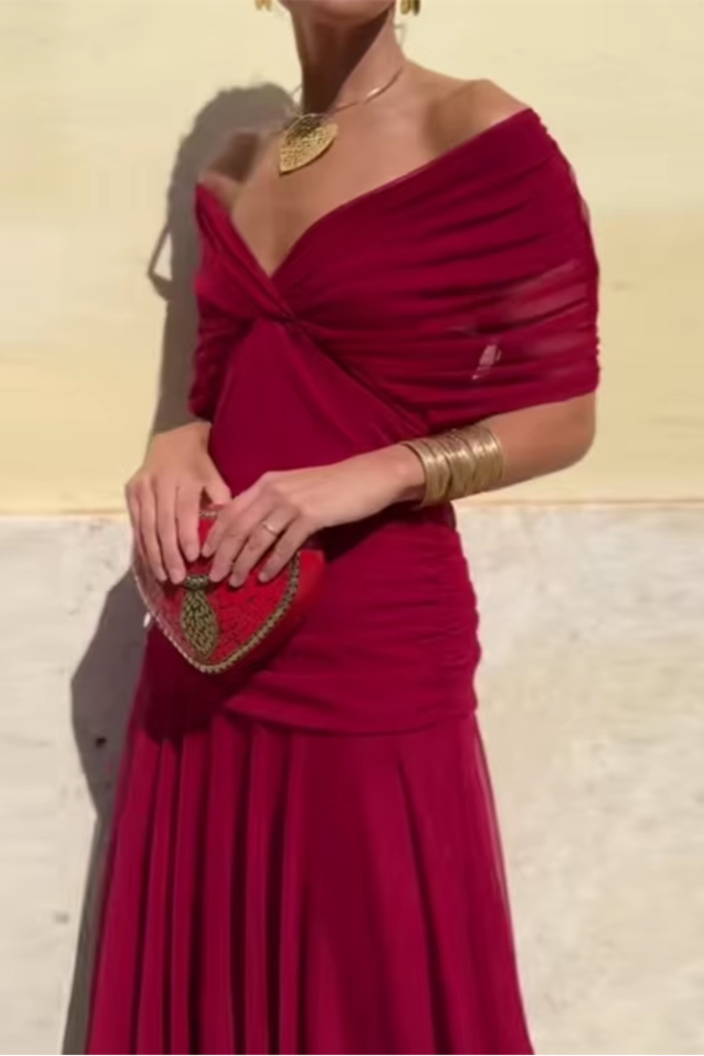 Luisa – Élégante robe longue de soirée à col en V